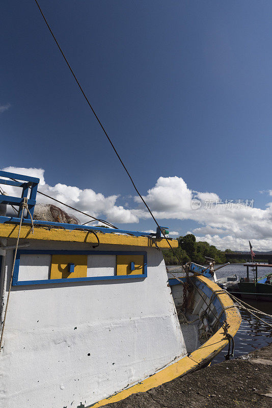 拖网渔船系泊- Peruíbe